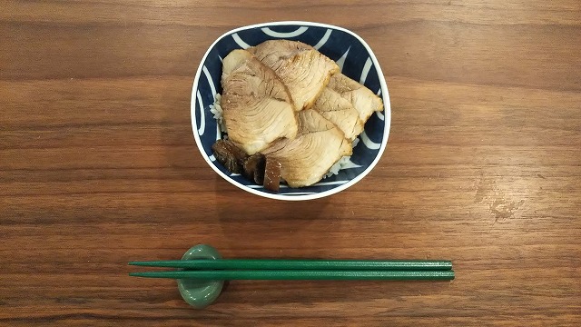 フジマート煮豚　スタミナ丼"